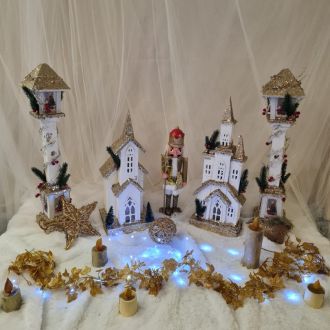White and gold LED house 52 cm Christmas